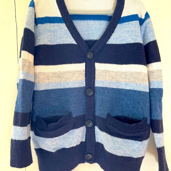 Baby Gap 4T button sweater cardigan - Picture 6 of 9